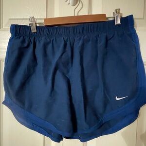 Nike dry fit shorts size xl